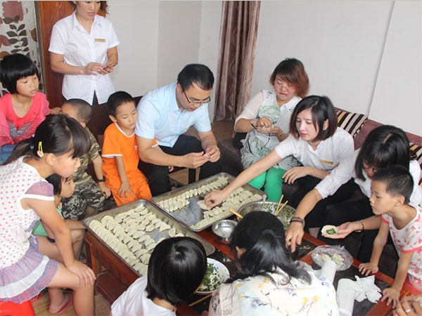 人和集團(tuán)“讓愛心傳遞文明，讓奉獻(xiàn)精彩城市”公益活動(dòng)圓滿結(jié)束 