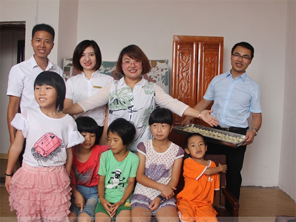 人和集團(tuán)“讓愛心傳遞文明，讓奉獻(xiàn)精彩城市”公益活動(dòng)圓滿結(jié)束 